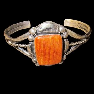 Vintage Native American Signed M Spencer Spiny Oyster & 925 Silver Bracelet